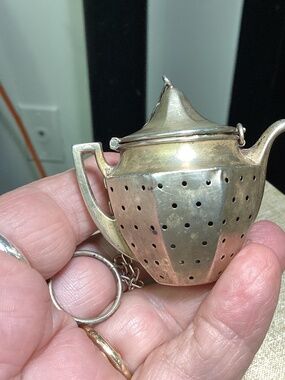 Vintage Solid Silver Tea INFUSER. SHAPED TEA POT ART DECO !!!!